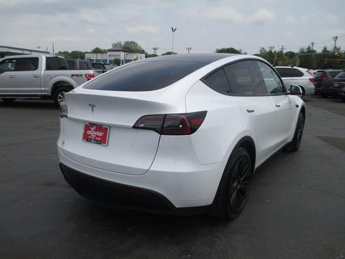 2025 Tesla Model Y Long Range