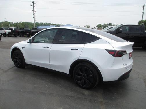 2025 Tesla Model Y Long Range