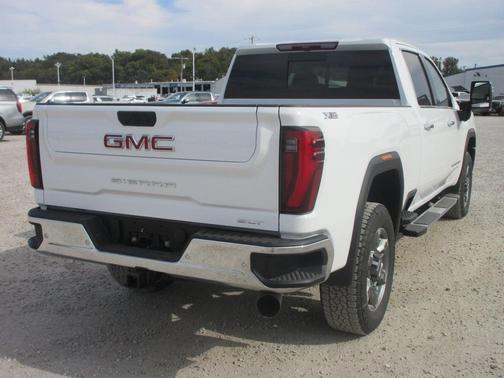 2026 GMC Sierra 2500 SLT