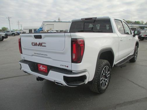 Summit White 2025 GMC Sierra 1500 AT4