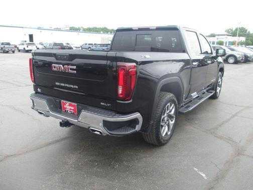 Onyx Black 2025 GMC Sierra 1500 SLT