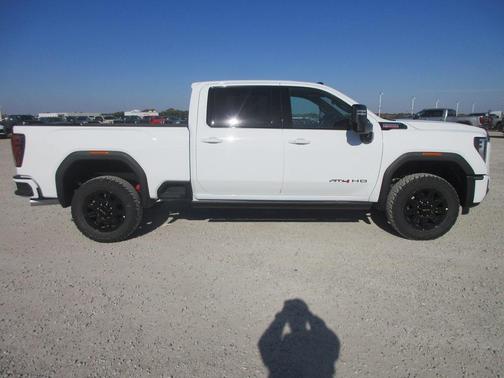 2026 GMC Sierra 3500 AT4