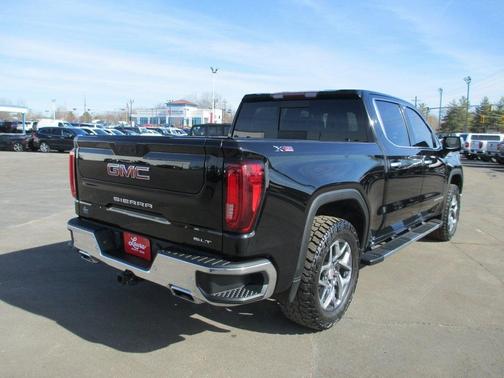2022 GMC Sierra 1500 SLT
