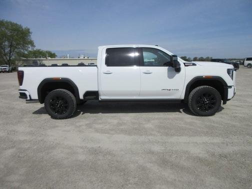 2025 GMC Sierra 2500 AT4
