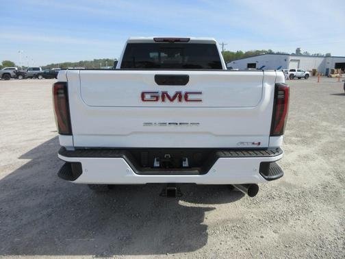 2025 GMC Sierra 2500 AT4