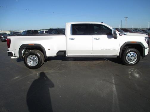 2025 GMC Sierra 3500 Denali