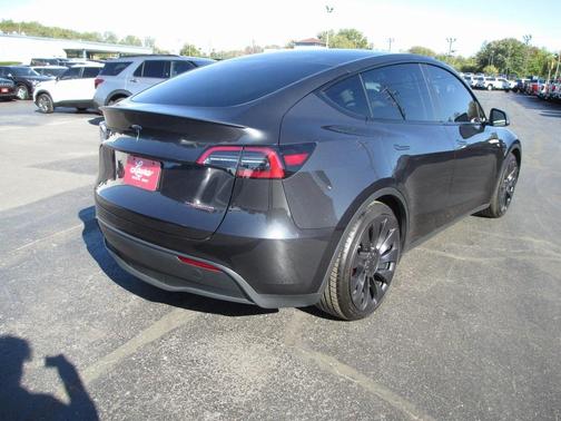 2024 Tesla Model Y Performance