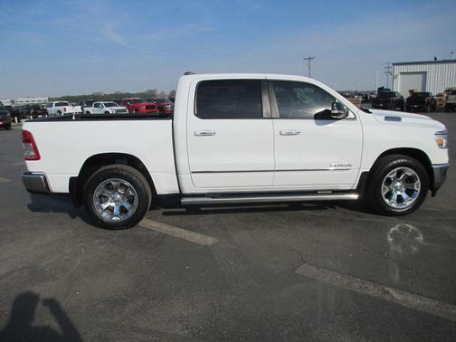 Bright White Clearcoat 2019 RAM 1500 Big Horn
