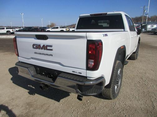2026 GMC Sierra 2500 SLE