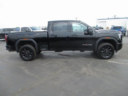 2025 GMC Sierra 2500 AT4