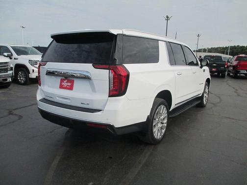 2022 GMC Yukon XL SLT
