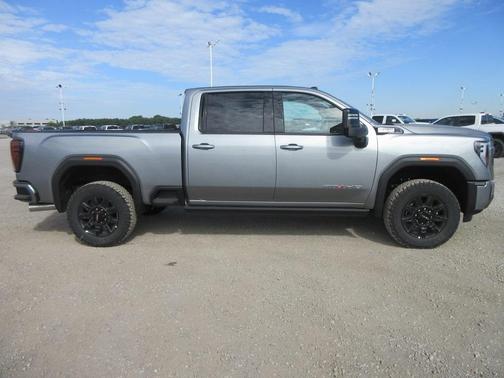 2025 GMC Sierra 2500 AT4