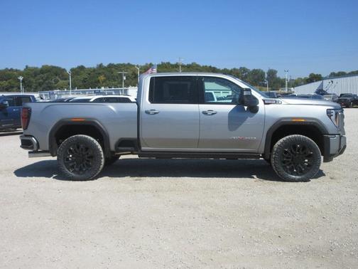 2025 GMC Sierra 2500 AT4