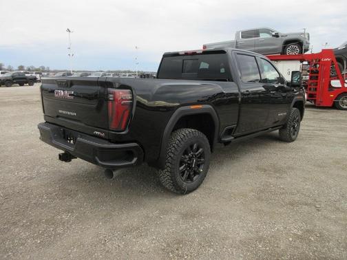2025 GMC Sierra 2500 AT4
