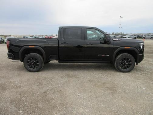 2025 GMC Sierra 2500 AT4