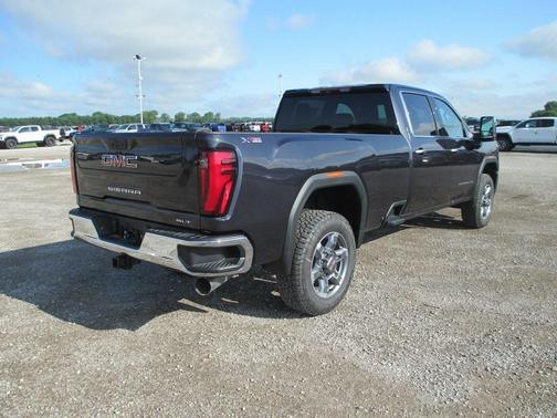 2025 GMC Sierra 3500 SLT