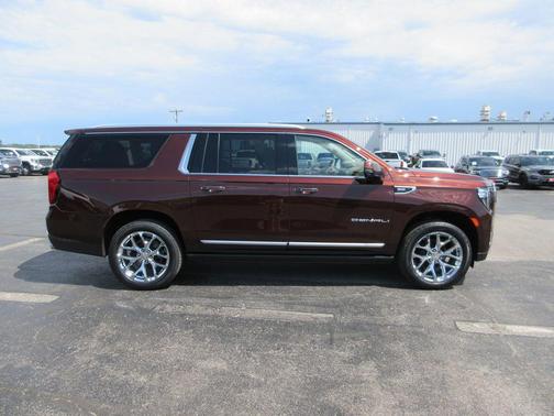 Redwood Metallic 2022 GMC Yukon XL Denali