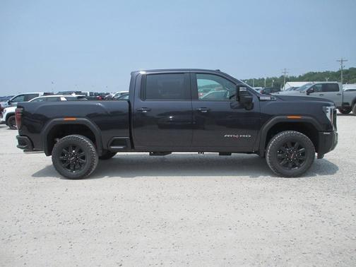 2025 GMC Sierra 2500 AT4