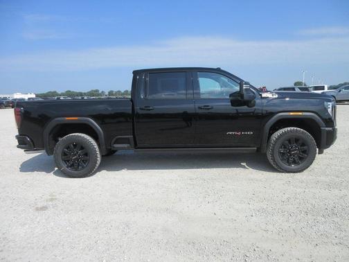 2025 GMC Sierra 2500 AT4