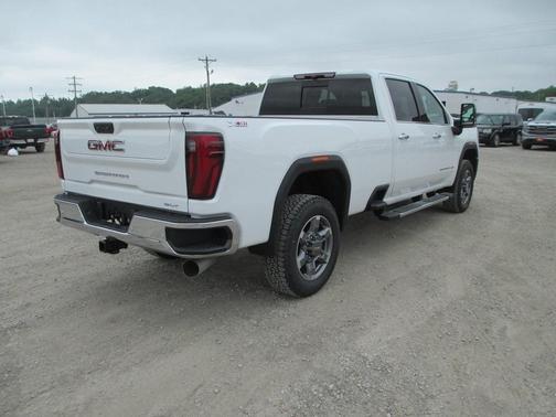 2025 GMC Sierra 3500 SLT