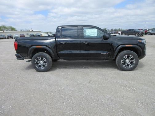 2025 GMC Canyon AT4