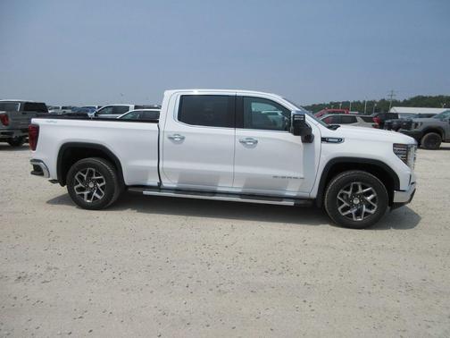 2025 GMC Sierra 1500 SLT