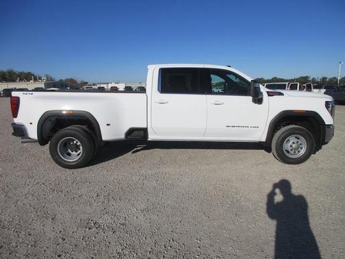 2026 GMC Sierra 3500 SLE