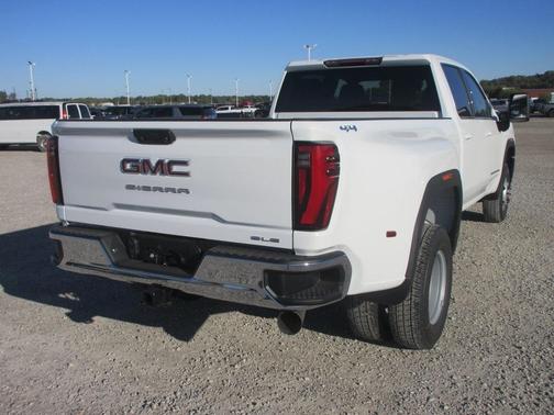 2026 GMC Sierra 3500 SLE