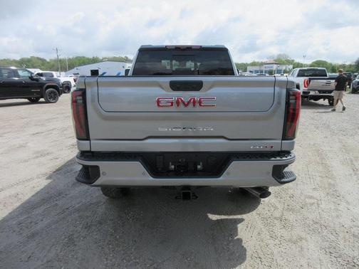 2025 GMC Sierra 2500 AT4