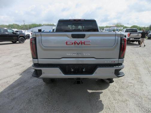 2025 GMC Sierra 2500 AT4