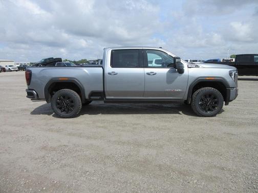 2025 GMC Sierra 2500 AT4