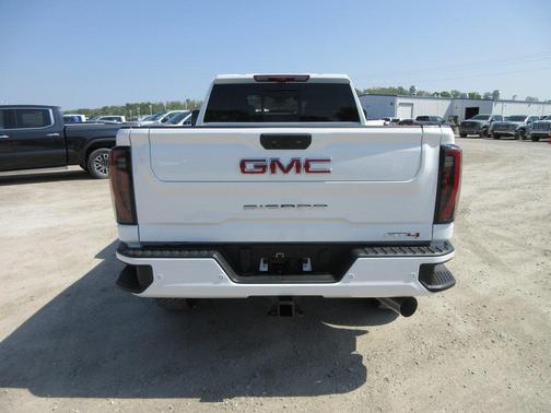2025 GMC Sierra 2500 AT4