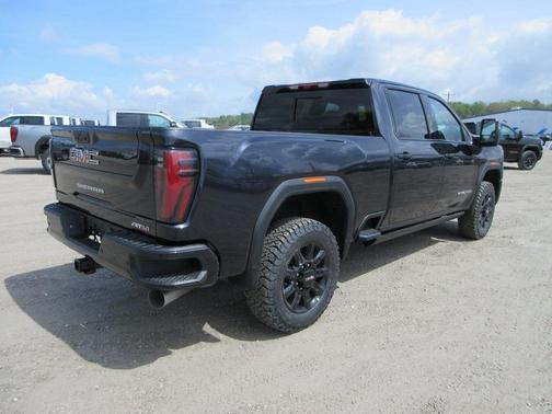 2025 GMC Sierra 2500 AT4