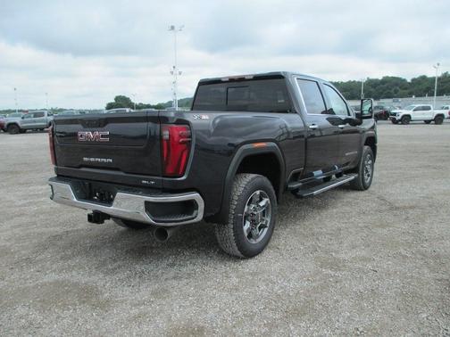 2025 GMC Sierra 2500 SLT