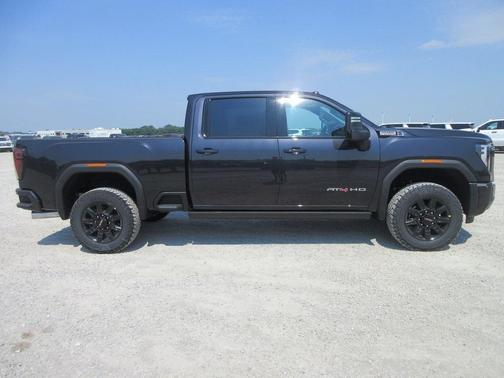 2025 GMC Sierra 2500 AT4