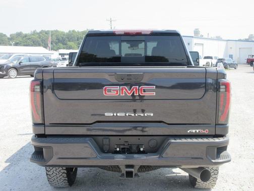 2025 GMC Sierra 2500 AT4