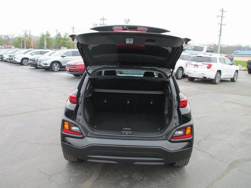 2021 Hyundai KONA SEL