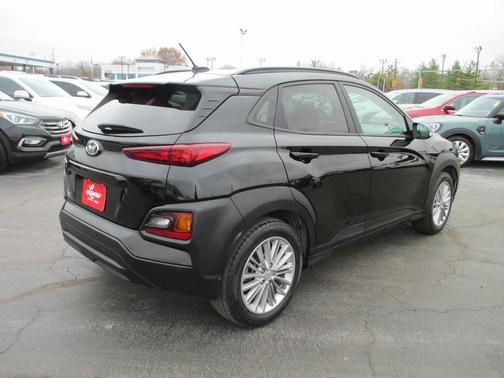 2021 Hyundai KONA SEL