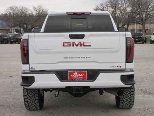 2025 GMC Sierra 2500 AT4