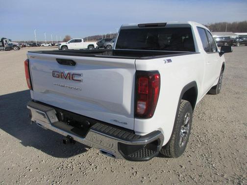 2026 GMC Sierra 1500 SLE