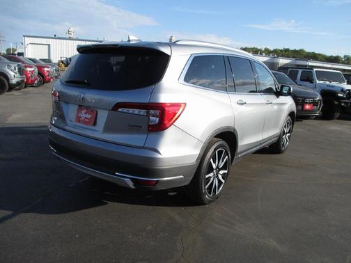 2019 Honda Pilot Touring 8-Passenger