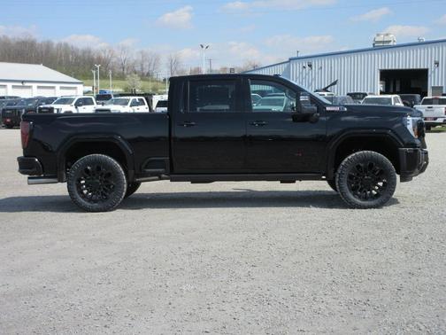 2025 GMC Sierra 2500 AT4