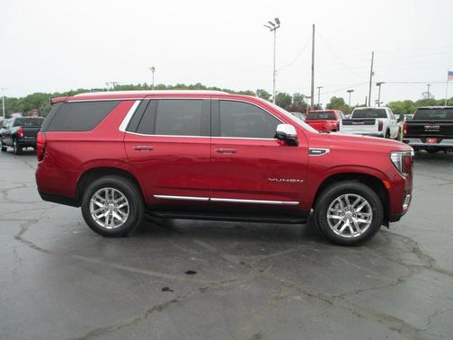 2023 GMC Yukon SLT