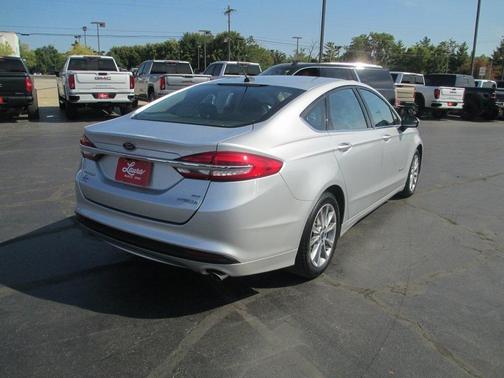 2017 Ford Fusion Hybrid SE
