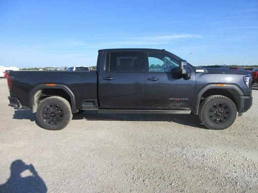 2025 GMC Sierra 2500 AT4