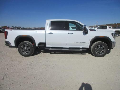 2026 GMC Sierra 3500 SLT