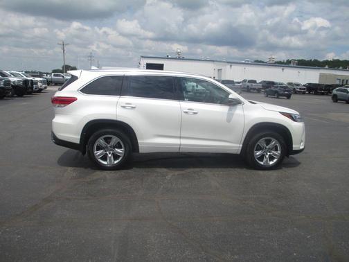 Blizzard Pearl 2019 Toyota Highlander Limited