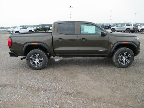 2025 GMC Canyon AT4