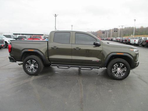 2024 GMC Canyon AT4