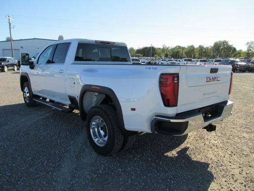2026 GMC Sierra 3500 SLT